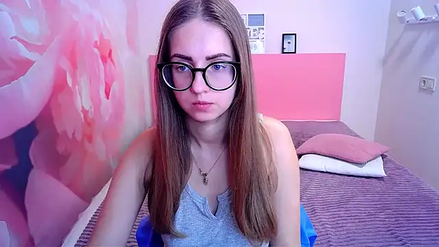 Snapshot of AliceAdams chatting on January 9, 2:07 pm AliceAdams online show from January 9, 2:07 pm