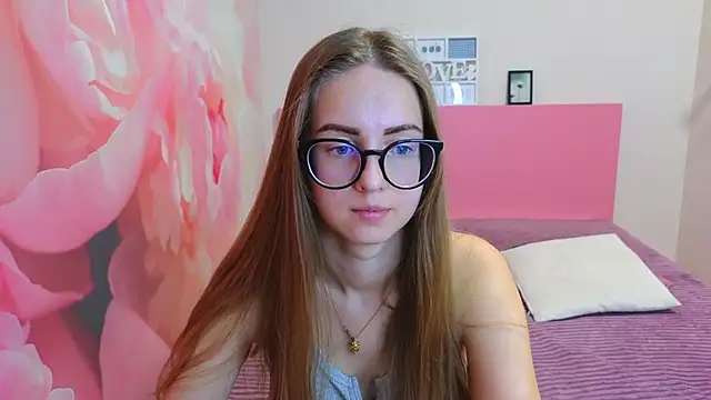 Snapshot of AliceAdams chatting on January 24, 8:02 am AliceAdams online show from January 24, 8:02 am