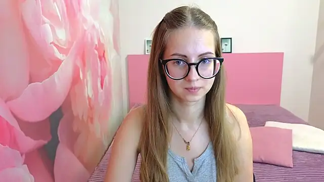 Snapshot of AliceAdams chatting on January 30, 2:25 pm AliceAdams online show from January 30, 2:25 pm