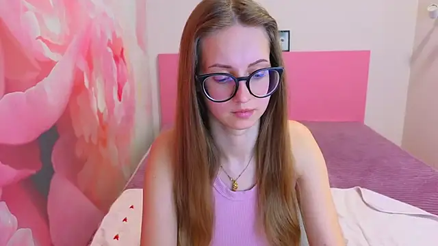 AliceAdams online show from April 8, 6:13 am