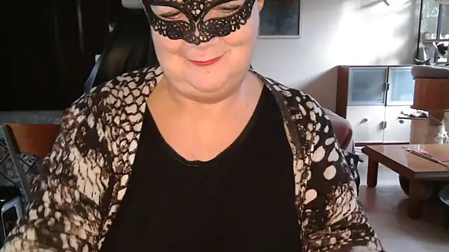 Snapshot of simona60 chatting on October 29, 2:30 pm simona60 online show from October 29, 2:30 pm