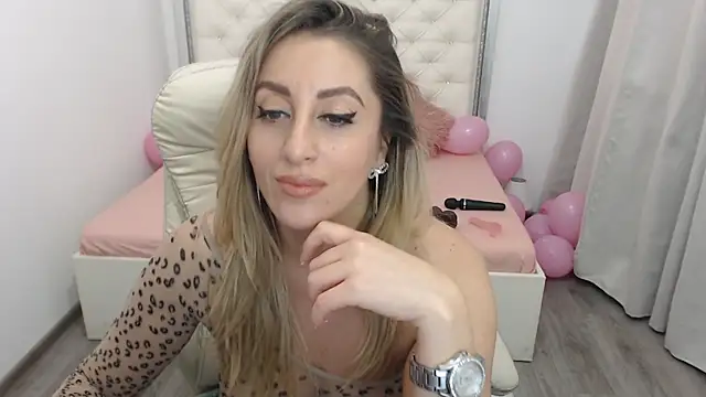 erykajoy online show from February 28, 8:31 am