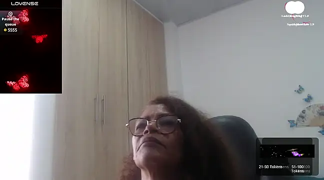 BustyMilf  online show from February 7, 6:13 pm