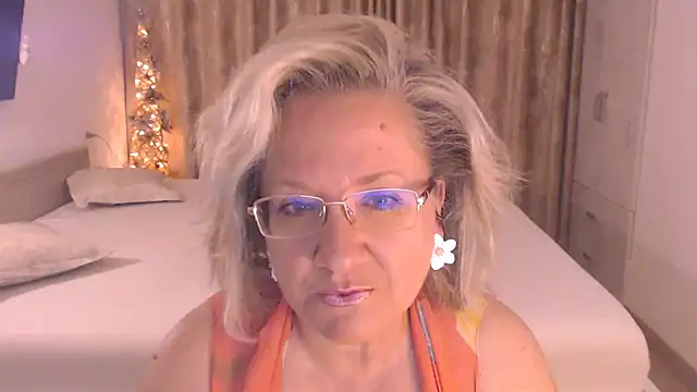 Snapshot of Raisshy chatting on July 16, 1:55 am Raisshy online show from July 16, 1:55 am