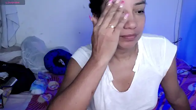 ninatiny online show from April 17, 11:24 am