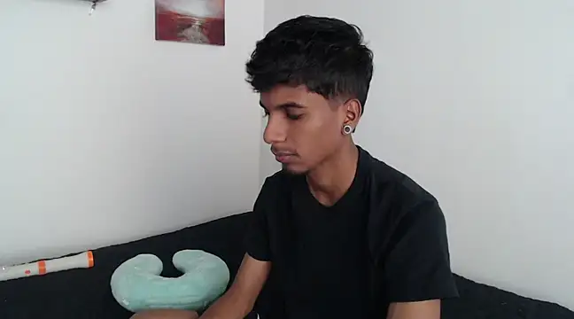 Snapshot of stevenosori chatting on January 18, 2:44 pm stevenosori online show from January 18, 2:44 pm