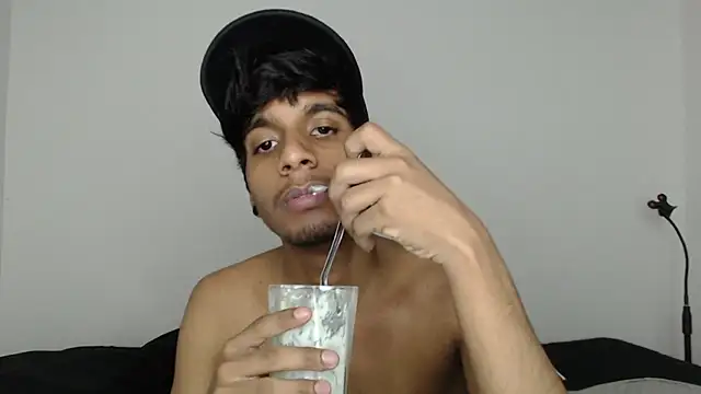 Snapshot of stevenosori chatting on December 16, 1:32 am stevenosori online show from December 16, 1:32 am