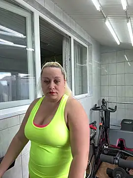 Snapshot of SabinaSweety chatting on March 14, 11:01 am SabinaSweety online show from March 14, 11:01 am