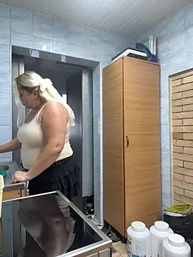 Snapshot of SabinaSweety chatting on September 29, 1:05 pm SabinaSweety online show from September 29, 1:05 pm