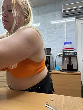 SabinaSweety online show from March 29, 4:51 pm