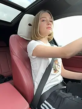 Snapshot of BabyEllen chatting on December 24, 6:28 pm BabyEllen online show from December 24, 6:28 pm