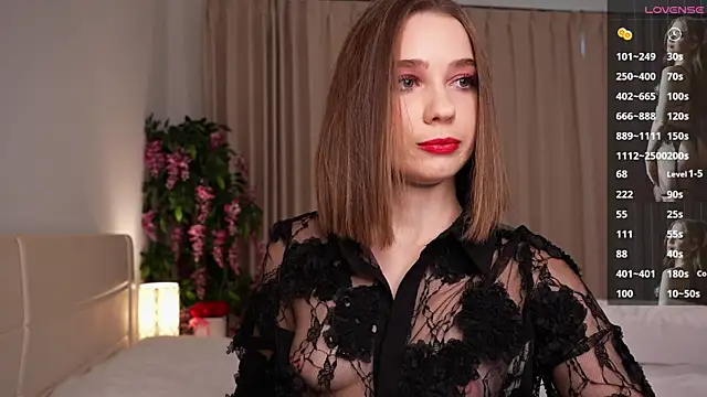 Snapshot of BabyEllen chatting on October 31, 5:47 pm BabyEllen online show from October 31, 5:47 pm