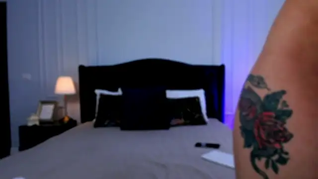 Snapshot of ElizzaBubble chatting on January 13, 6:16 am ElizzaBubble online show from January 13, 6:16 am