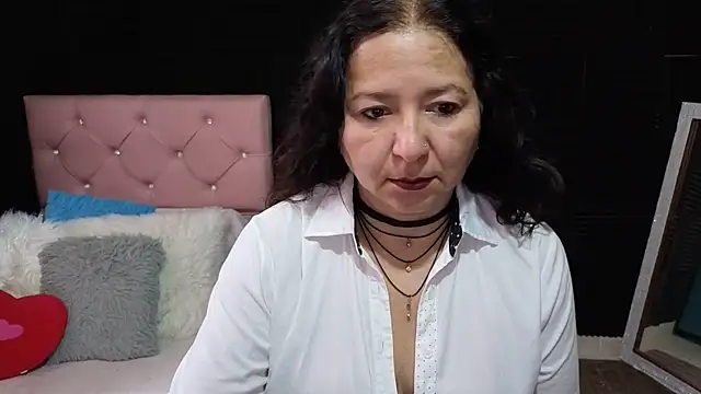 Snapshot of katifoxx chatting on May 11, 3:18 pm katifoxx online show from May 11, 3:18 pm