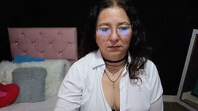 Snapshot of katifoxx chatting on May 11, 4:04 pm katifoxx online show from May 11, 4:04 pm