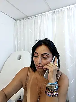 Snapshot of zullyxhot chatting on April 24, 10:45 pm zullyxhot online show from April 24, 10:45 pm