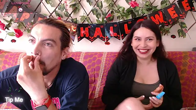 Snapshot of Jack_Emily1 chatting on October 27, 4:44 pm Jack Emily1 online show from October 27, 4:44 pm