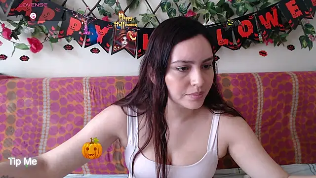 Snapshot of Jack_Emily1 chatting on October 31, 5:25 pm Jack Emily1 online show from October 31, 5:25 pm