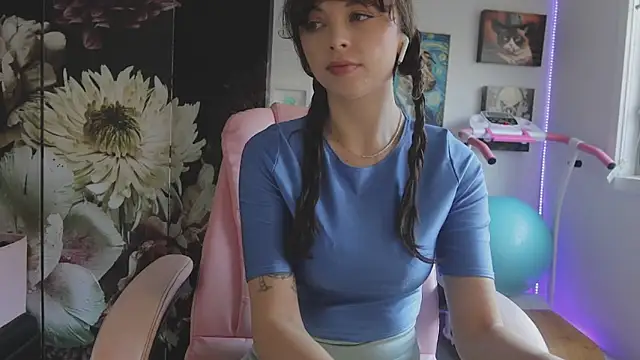 makiyahbelle online show from April 15, 5:25 am