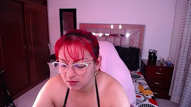 Snapshot of salomecastro_ chatting on January 25, 1:32 am salomecastro online show from January 25, 1:32 am