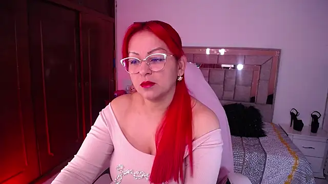 Snapshot of salomecastro_ chatting on October 2, 3:13 am salomecastro online show from October 2, 3:13 am