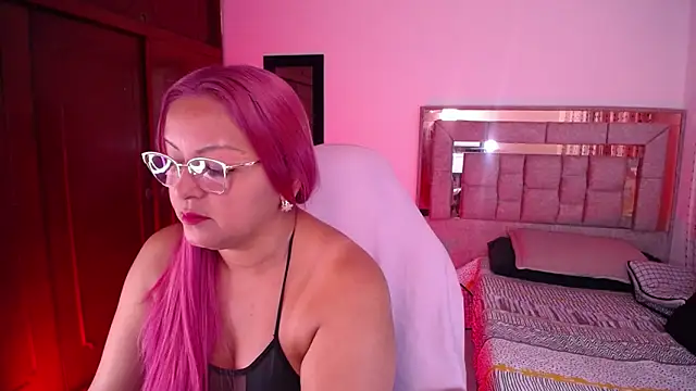 Snapshot of salomecastro_ chatting on June 10, 3:18 am salomecastro online show from June 10, 3:18 am