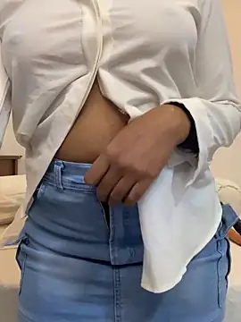 Snapshot of angelwavy chatting on November 29, 9:34 am angelwavy online show from November 29, 9:34 am