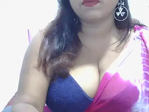 Snapshot of ROSEE_MERRYYYY chatting on June 21, 10:07 am ROSEE MERRYYYY online show from June 21, 10:07 am