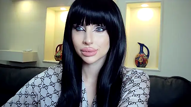 Snapshot of Lady_Joli chatting on November 16, 1:49 pm Lady Joli online show from November 16, 1:49 pm