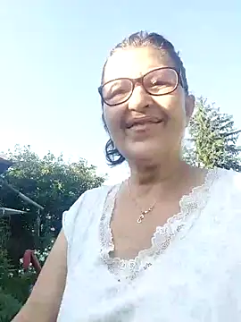 Snapshot of sweetdelia chatting on August 2, 5:17 am sweetdelia online show from August 2, 5:17 am