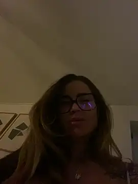 Snapshot of Etwas_neugierig chatting on January 12, 10:33 pm Etwas neugierig online show from January 12, 10:33 pm