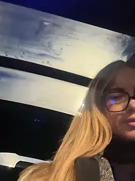 Snapshot of Etwas_neugierig chatting on January 31, 4:59 pm Etwas neugierig online show from January 31, 4:59 pm