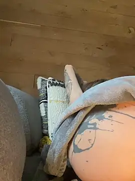 Snapshot of Etwas_neugierig chatting on February 23, 7:00 am Etwas neugierig online show from February 23, 7:00 am