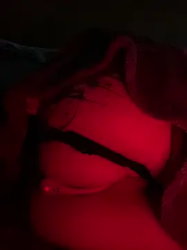 Snapshot of Etwas_neugierig chatting on February 24, 11:41 pm Etwas neugierig online show from February 24, 11:41 pm