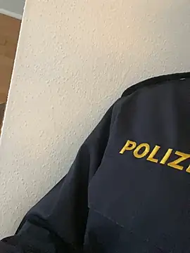 Snapshot of Etwas_neugierig chatting on February 27, 9:00 am Etwas neugierig online show from February 27, 9:00 am