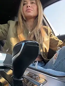 Snapshot of Etwas_neugierig chatting on March 7, 10:45 am Etwas neugierig online show from March 7, 10:45 am