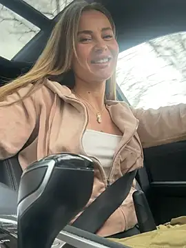 Snapshot of Etwas_neugierig chatting on March 10, 3:41 pm Etwas neugierig online show from March 10, 3:41 pm