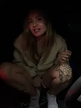 Snapshot of Etwas_neugierig chatting on March 11, 6:52 pm Etwas neugierig online show from March 11, 6:52 pm