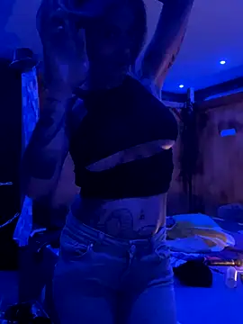 Snapshot of Etwas_neugierig chatting on October 2, 2:57 pm Etwas neugierig online show from October 2, 2:57 pm