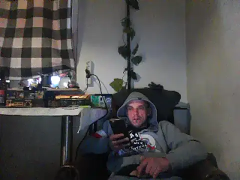Snapshot of Sluchacze chatting on February 19, 6:11 am Sluchacze online show from February 19, 6:11 am