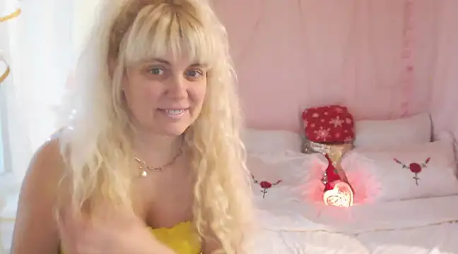 SunnySylvia online show from December 26, 6:52 am