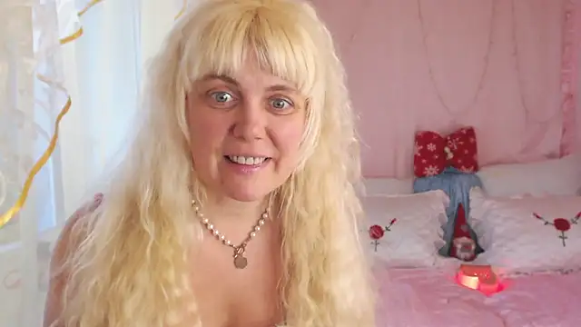 SunnySylvia online show from December 31, 6:13 pm