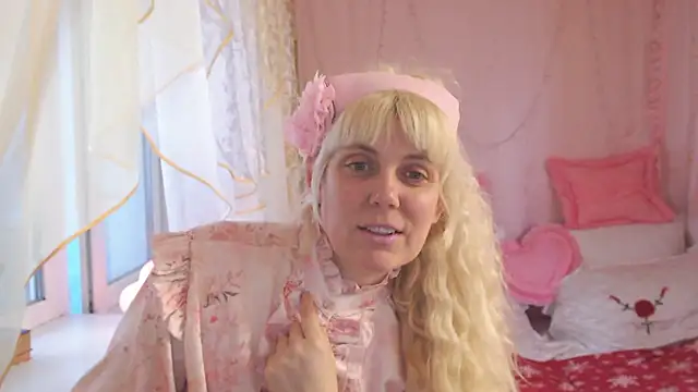 SunnySylvia online show from February 16, 2:43 pm