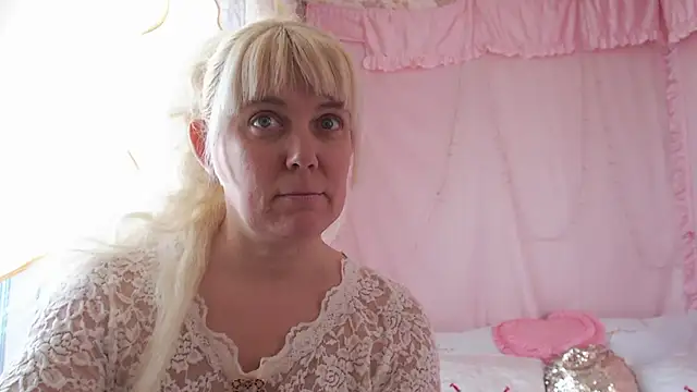 SunnySylvia online show from January 19, 8:29 am