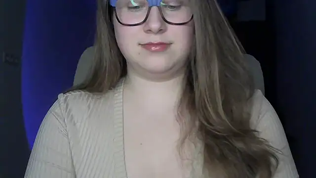 SeasonalSomeone online show from April 11, 9:41 pm