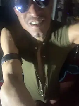 Snapshot of sashamate chatting on February 25, 11:30 am sashamate online show from February 25, 11:30 am