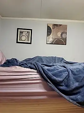 Snapshot of MaddyC6992 chatting on March 1, 6:46 am MaddyC6992 online show from March 1, 6:46 am