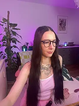 Trixie-Tainted online show from February 28, 4:20 pm