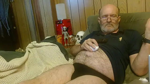 Snapshot of snickers1 chatting on September 14, 1:43 pm snickers1 online show from September 14, 1:43 pm