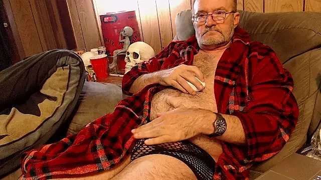 Snapshot of snickers1 chatting on October 30, 12:45 am snickers1 online show from October 30, 12:45 am